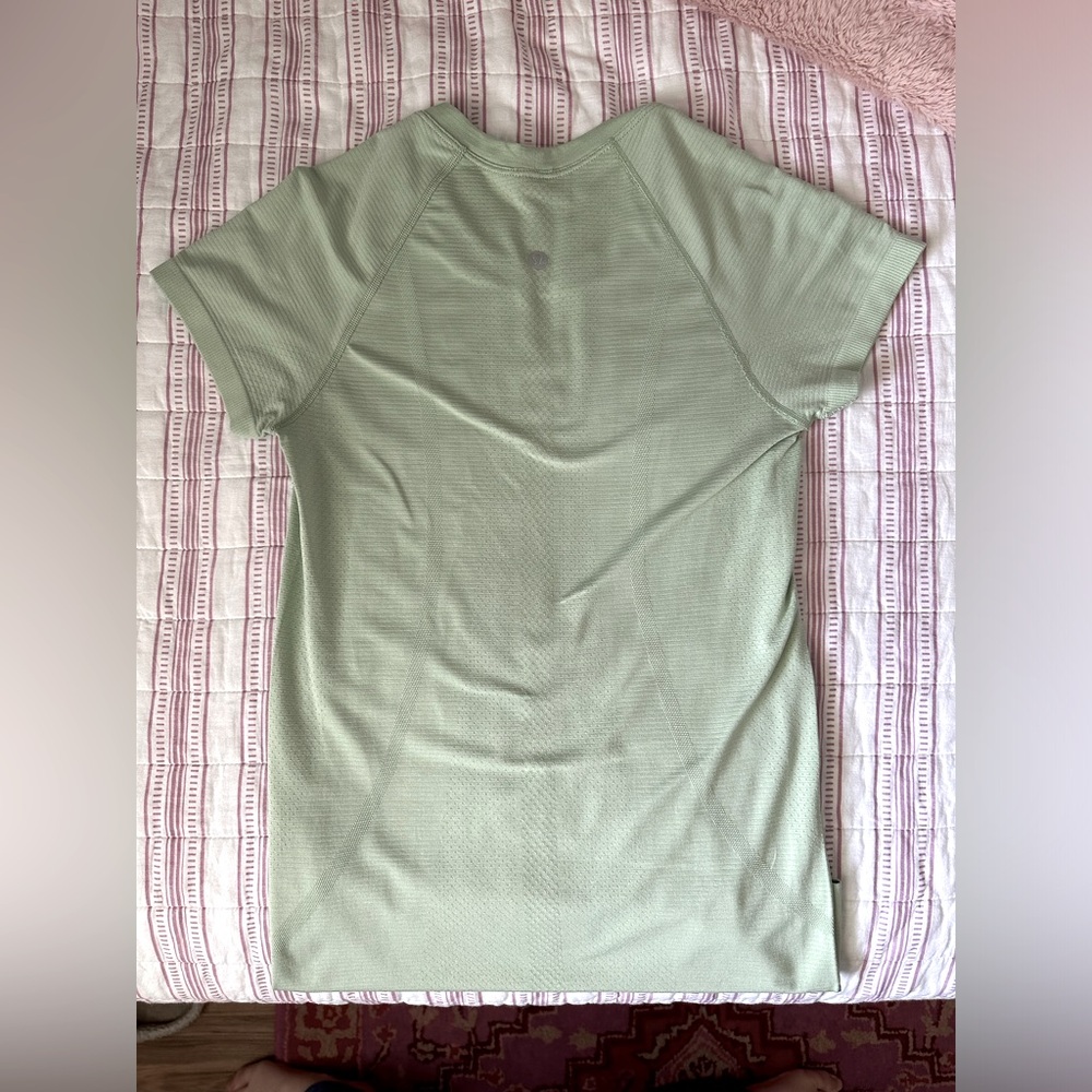 lululemon Swiftly Tech - RARE COLOR - Picture 2 of 2